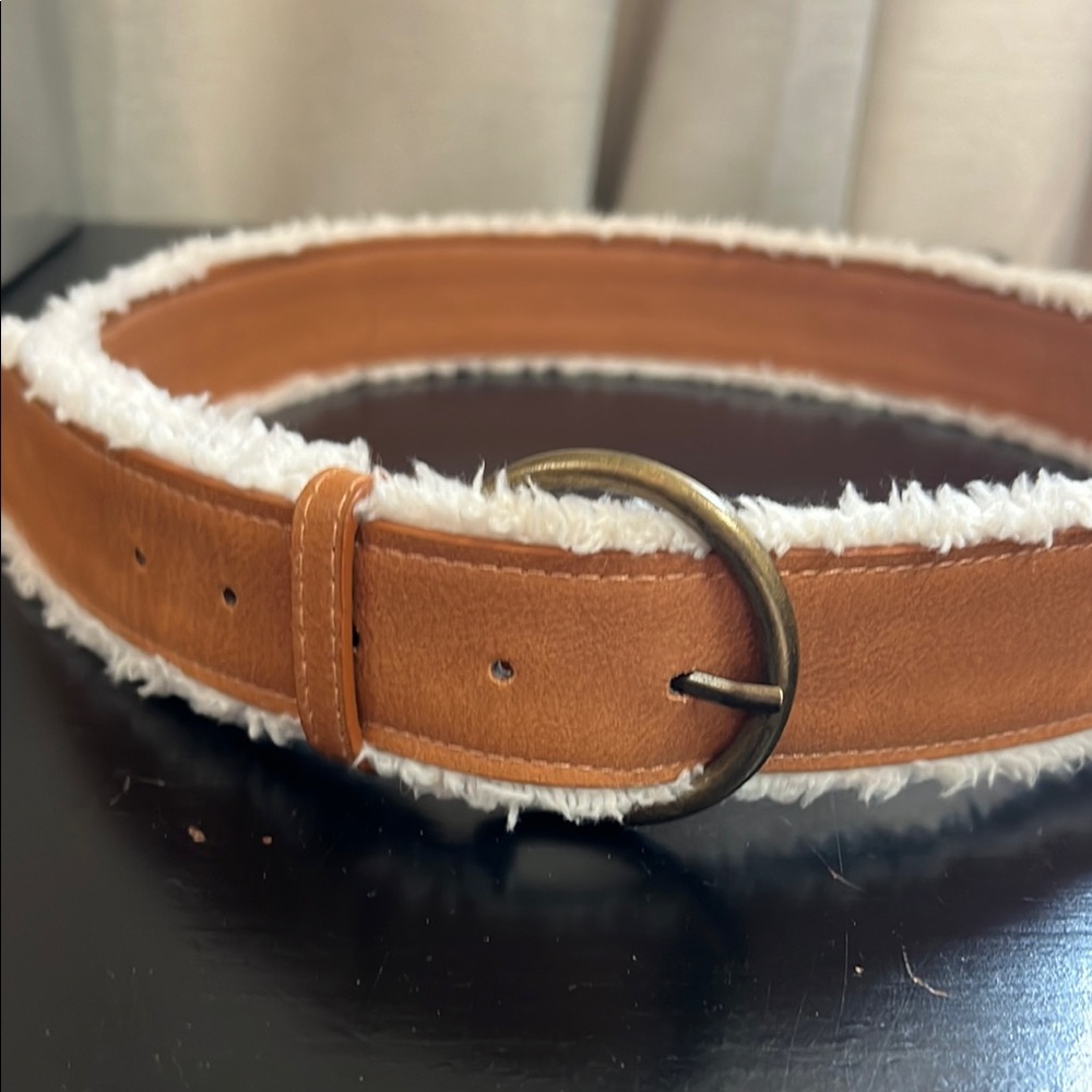 dELiA*s Tan S/M  Belt With Fur Edges NWOT
